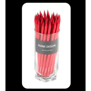 Bleistift aus rot durchgefärbtem Holz